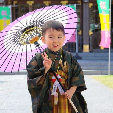 出張撮影　FotoMatograph　間藤　恒が出張撮影した「21.10.29-松下様　久里浜天神社」の家族写真