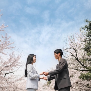 Photo taken by Kanae Suzuki - Couple photo in Kyoto with cherry blossoms in full bloom