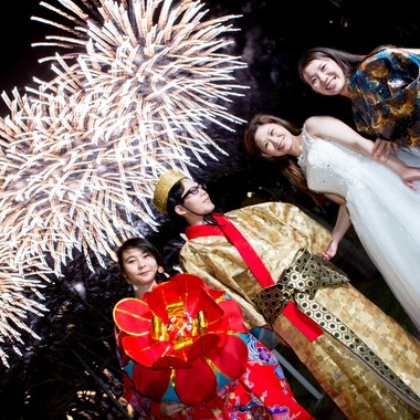 琉球幻想写真ウェディングフォト沖縄が撮影した「限定一組の花火大会プレミアムプラン」の写真