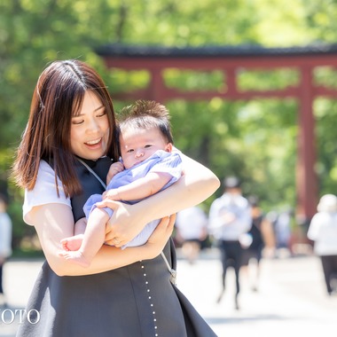 大森光太郎・K-PHOTOが出張撮影した「お宮参り撮影」の家族写真