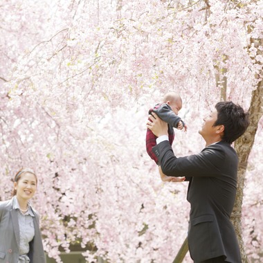 B WORKs PHOTOGRAPHY（丸山  隆史）が撮影した「桜・家族記念撮影」の写真
