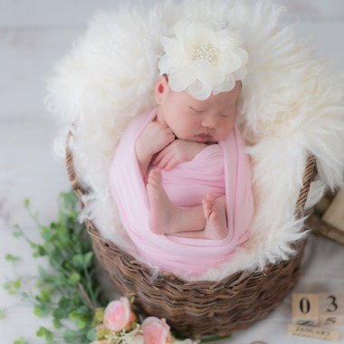 フォトラビが撮影した「ご自宅でニューボーンフォト」の写真