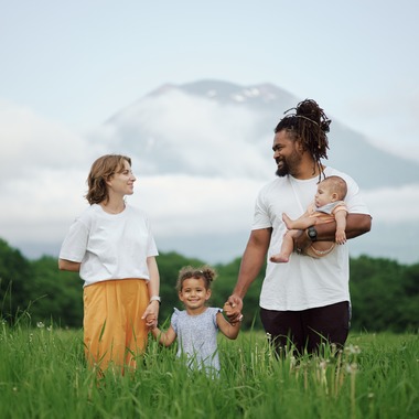 ヒラタ・ジェームズが撮影した「ニセコファミリーフォト」の写真