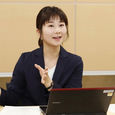 吉本光宏が撮影した「インタビュー」の写真