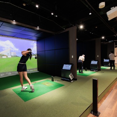 イトウ　ノブミチが撮影した「インドアゴルフ練習場撮影例_01」の写真