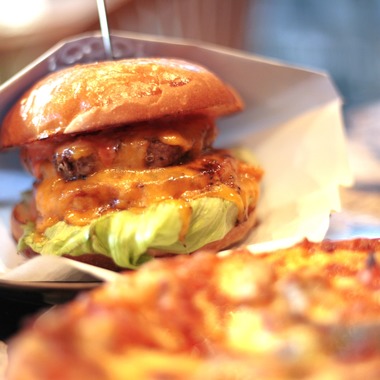 写真屋gonree　阿波根里恵が撮影した「奄美大島ハンバーガーショップ」の写真