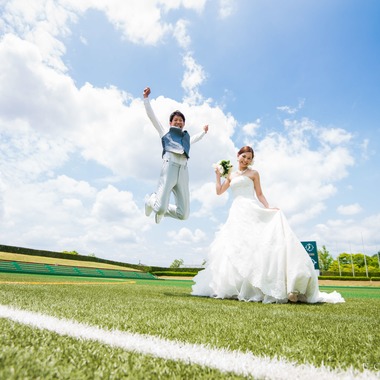 U-CONCENT (香川裕貴)が撮影した「ドレスロケーション前撮り宝ヶ池・賀茂社賀茂川」のウェディングフォト