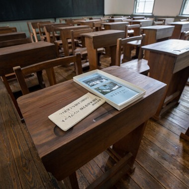 手塚隆弘が撮影した「室内（16ｍｍストロボ使用）」の写真