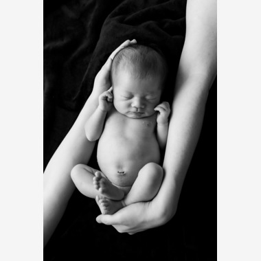 隈元智子が撮影した「新生児」の写真