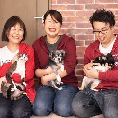 Takushi Yamamoto Photo Officeが出張撮影した「ポートレート」の家族写真