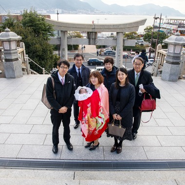岩坪眞一郎が出張撮影した「下関お宮参り」の家族写真
