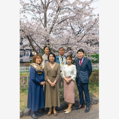 上倉達也が撮影した「2022　桜家族写真」の写真