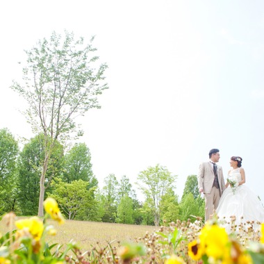 skyward photo film（竹本飛鳥）が撮影した「前撮りドレス」のウェディングフォト