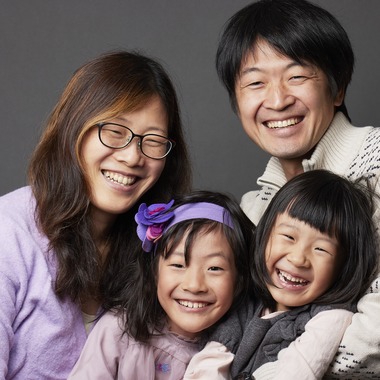 水本光が出張撮影した「のんびり写真館」の家族写真