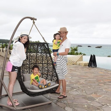 Avenir（山宮 敏明）が撮影した「ホテルで家族写真」の写真