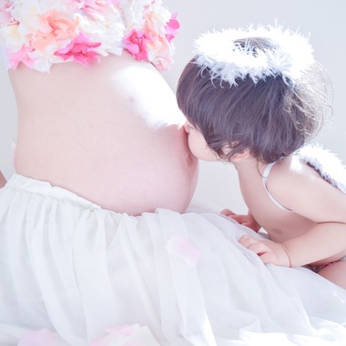 CREATIVE HOUSEが出張撮影した「マタニティフォト」の家族写真