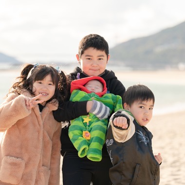 福永写真事務所が撮影した「家族写真（須磨海岸）」の写真