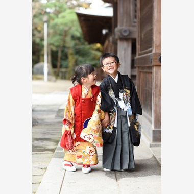 青木淳が出張撮影した「「七五三撮影／二荒山神社」」の家族写真