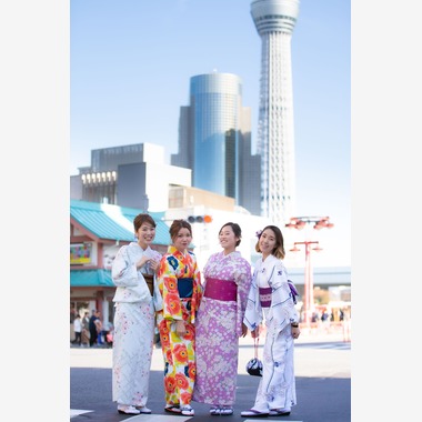 T.Matsumuraが出張撮影した「卒業旅行（着物）」の家族写真