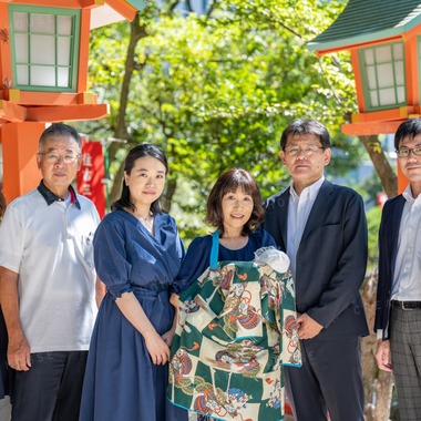 CREATIVE HOUSEが出張撮影した「お宮参り」の家族写真