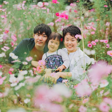 松井シンジが撮影した「家族写真（屋内・屋外）」の写真