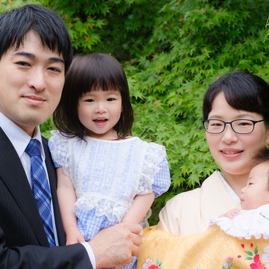 高夏写真店が出張撮影した「お宮参りの撮影」の家族写真
