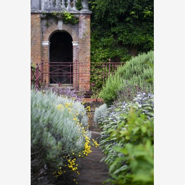 Photo taken by Lucky Sliver Sixpence - Romantic Park Plan