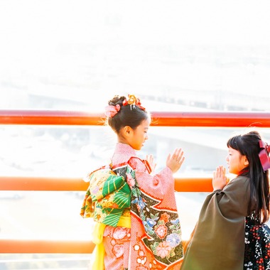 出張撮影HUG TIMEが撮影した「七五三お詣り撮影〜多摩浅間神社〜」の写真