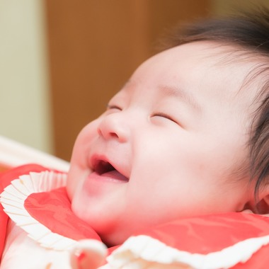 高夏写真店が出張撮影した「お宮参りの撮影」の家族写真