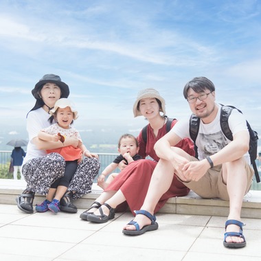 フォトスタジオ　ちっくたっくが出張撮影した「ファミリーフォト(ファミリー・キッズ・ベビー)」の家族写真