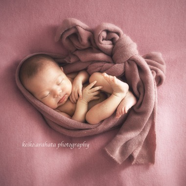荒畑けいこが出張撮影した「ニューボーンフォト」の家族写真