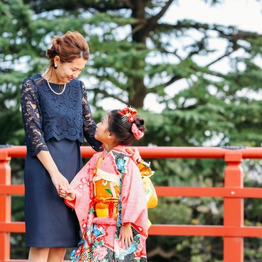 出張撮影HUG TIMEが撮影した「七五三お詣り撮影〜多摩浅間神社〜」の写真
