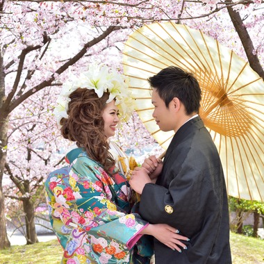 Design studio lumière（井上 敦仁）が撮影した「和装ロケーション・洋装スタジオ ウェディングフォト」のウェディングフォト