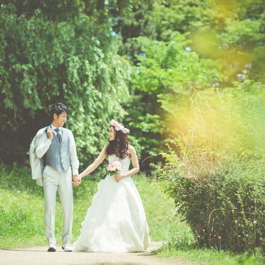 U-CONCENT (香川裕貴)が撮影した「ドレスロケーション前撮り宝ヶ池・賀茂社賀茂川」のウェディングフォト