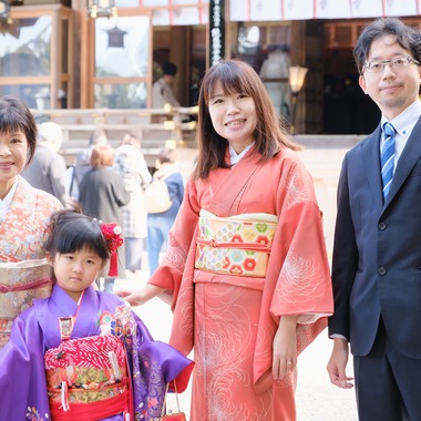 高夏写真店が出張撮影した「七五三の撮影」の家族写真