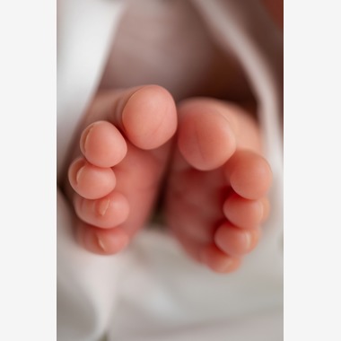 岩坪眞一郎が出張撮影した「ニューボーンフォト」の家族写真