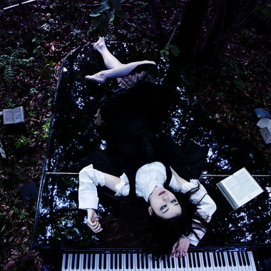 KIRAが撮影した「森の中のピアノ -  那須塩原のスタジオ撮影」の写真