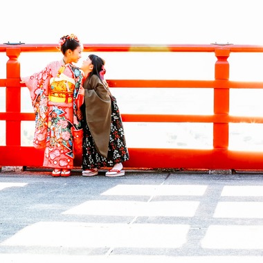 出張撮影HUG TIMEが撮影した「七五三お詣り撮影〜多摩浅間神社〜」の写真