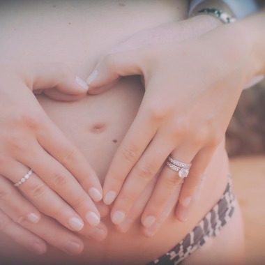 Photo taken by Willow Photo - Maternity Photos