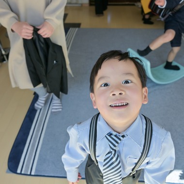 寫樂斎が撮影した「卒園・入学記念（三家族）」の写真