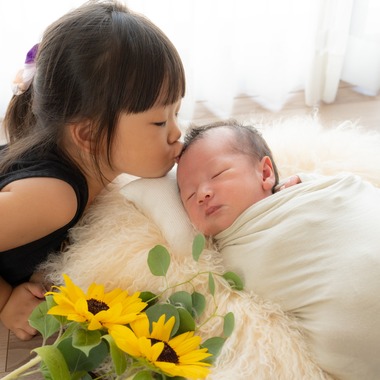 MALVA Photographyが出張撮影した「ニューボーンフォト（出張撮影）」の家族写真