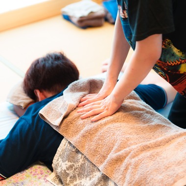 遠藤雄介・JEADO Worksが撮影した「整体師などの施術の撮影」の写真