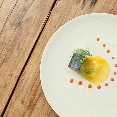 uno e creative act.が撮影した「素材にこだわるレストランのウェディングコース料理」の写真