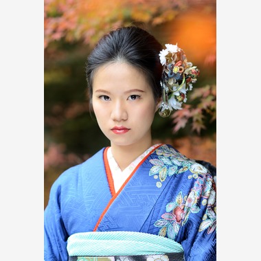 Design studio lumière（井上 敦仁）が撮影した「藤と紅葉の成人式」の写真