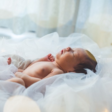 多田正子が撮影した「ニューボーンフォト」の写真