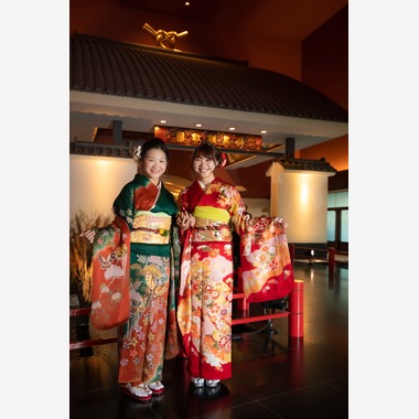 T.Matsumuraが出張撮影した「成人式前撮り＠雅叙園東京」の家族写真