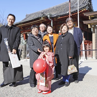 村田わかな広告写真が出張撮影した「まりえちゃん七五三」の家族写真