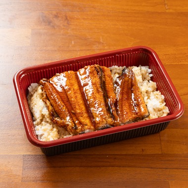 studio aluc ~スタジオ アルク~が撮影した「焼肉と鰻のお弁当」の写真