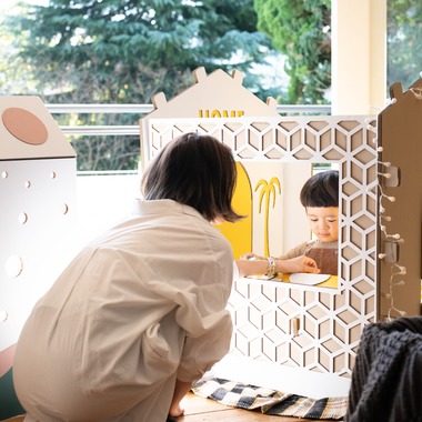 曽川拓哉が撮影した「ダンボールハウスの商品撮影」の写真