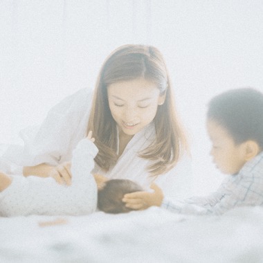 遥南　碧が撮影した「生後10日のファミリーフォト」の写真